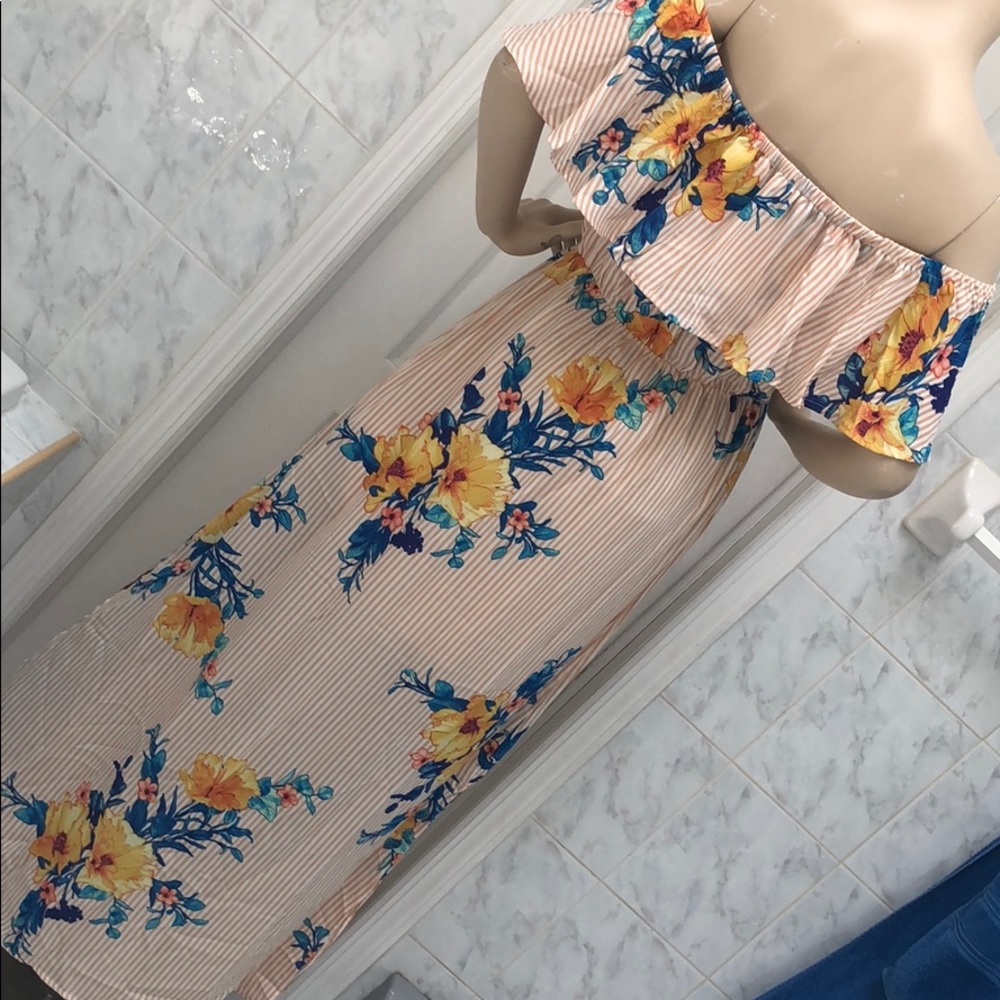 FLORAL OFF SHOULDER MAXI DRESS - Picture 6 of 8